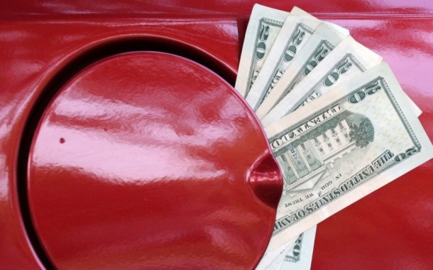 10 Ways to Save Money on Gas